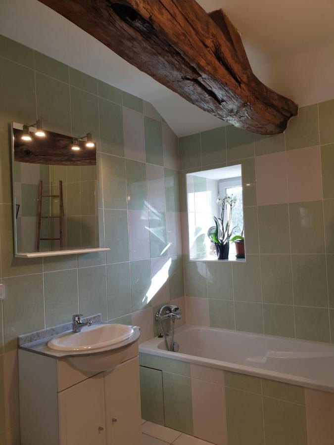 La Tour Du Raygnier Bed & Breakfast Verneuil-le-Chateau Bagian luar foto
